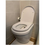 Ecosave MO comfort hangtoilet. Verstelbare zithoogte. geen riolering nodig. Beschikt over interne afzuiging.