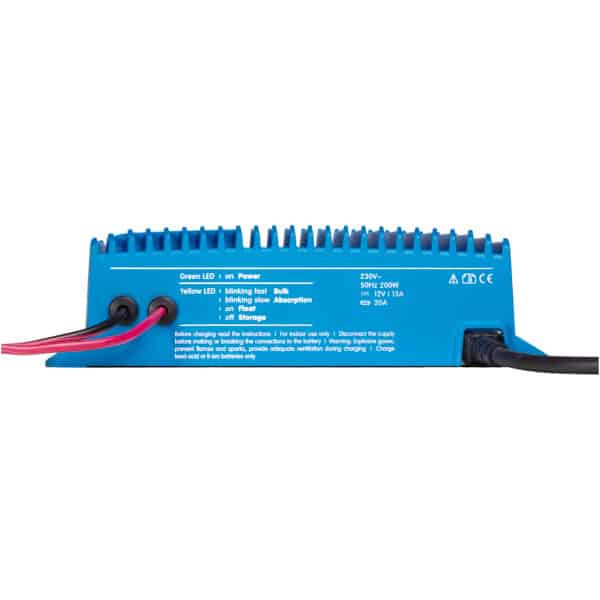 De Victron BlueSmart IP67 24V 8A (1) waterbestendige acculader CEE 7/7 is bedoeld voor het laden van 24V accusystemen vanuit 230VAC. De laadstroom van deze lader is 8A volgens een vijftraps adaptief intelligent laadalgoritme